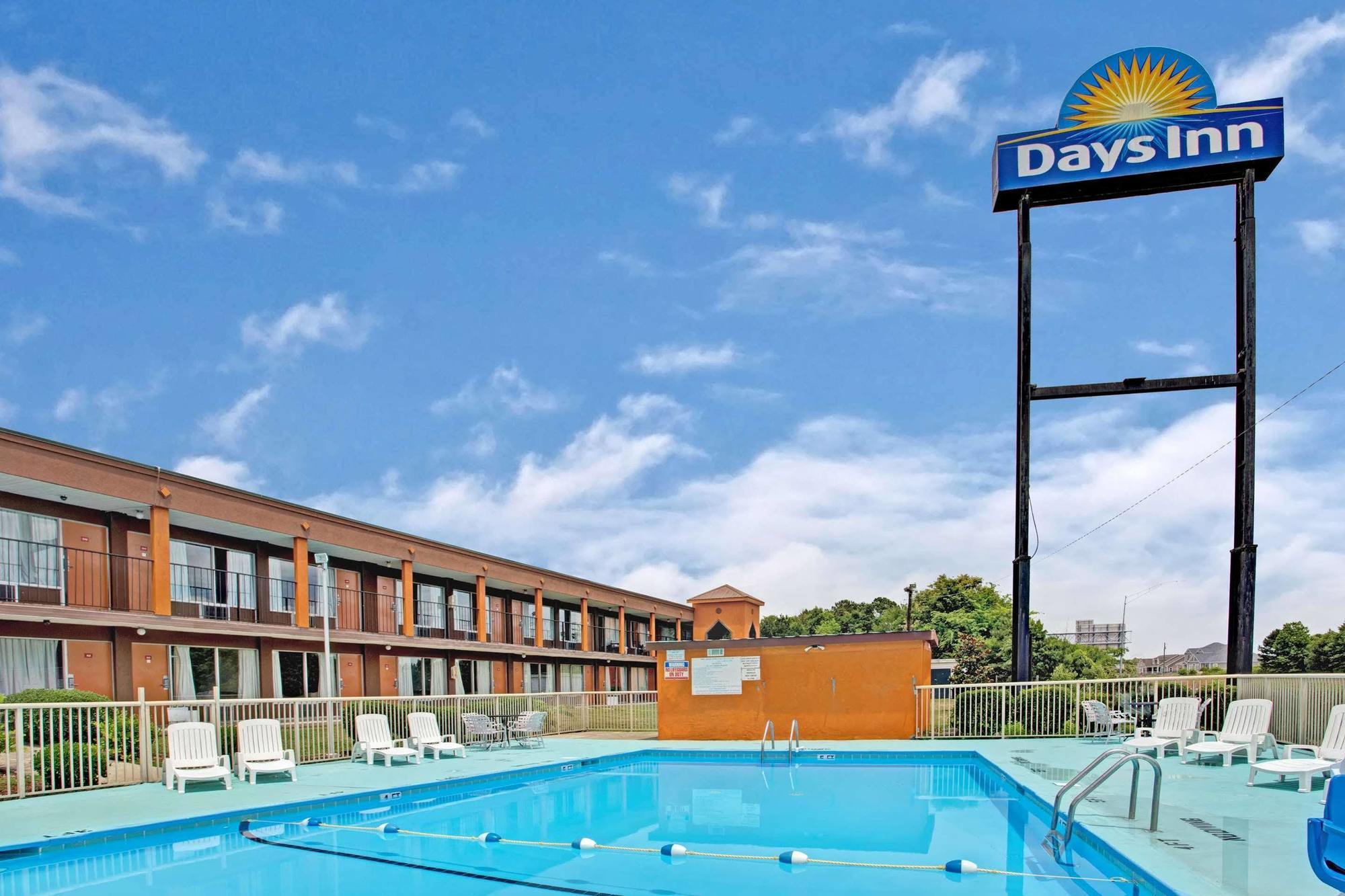 Days Inn By Wyndham Benson Exterior photo